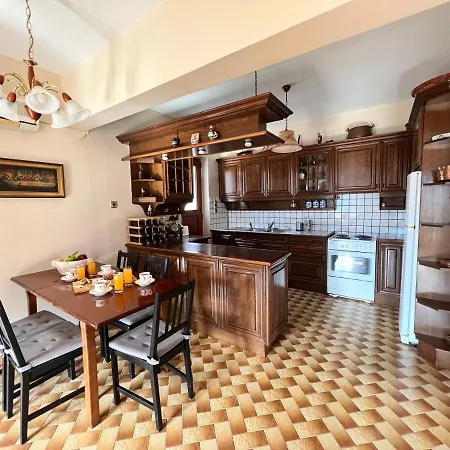 Antonios House *