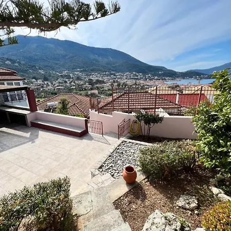 Antonios House * فاثي